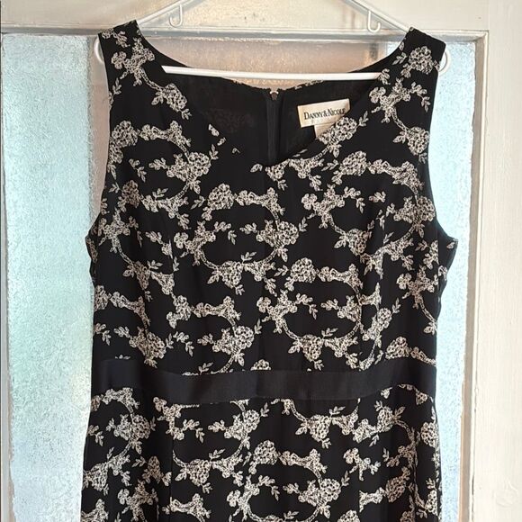 Danny & Nicole Women’s Black Sleeveless Floral Print Sheath Dress Size 16 - Picture 2 of 7
